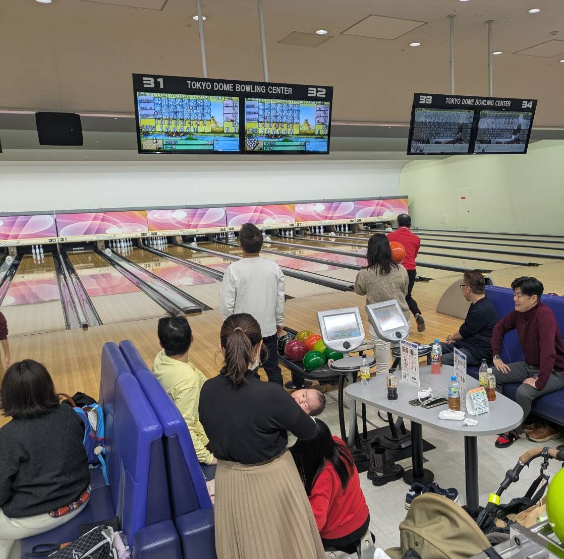 2026年2月14日、岩本町三丁目町会ボウリング大会、白熱の様子。